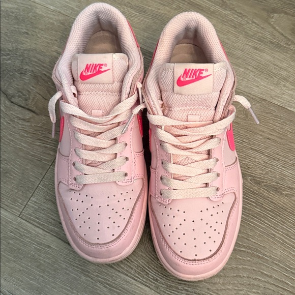 Women's Pink Nike - Picture 3 of 5
